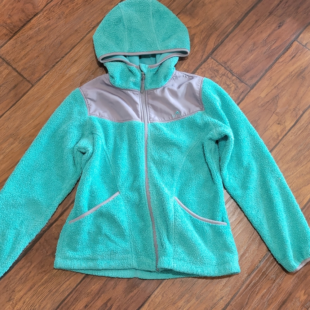 Vertical 9 fleece